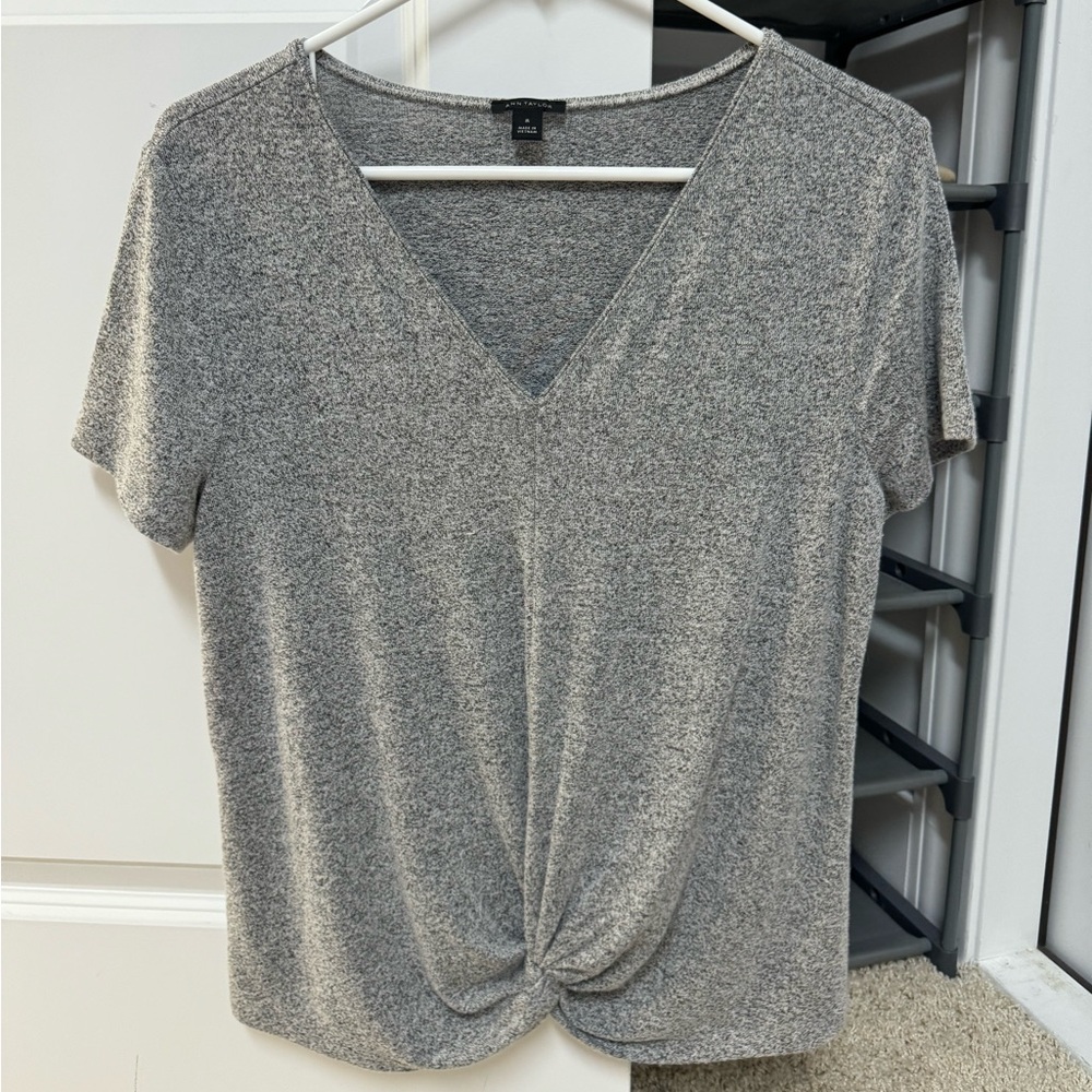Ann Taylor gray super soft top medium